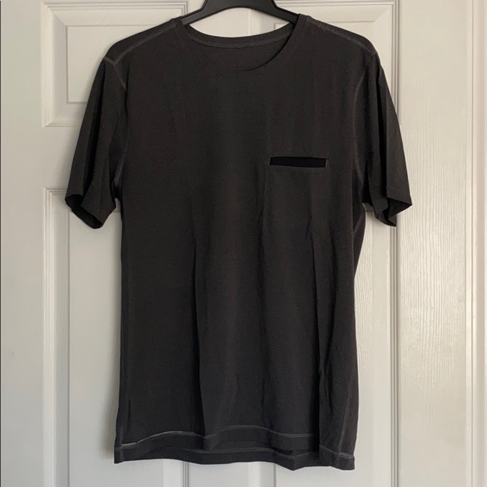 lululemon men’s lightweight workout shirt